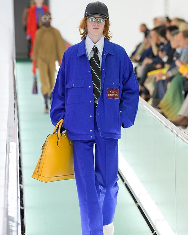 Người mẫu để ngực trần đi catwalk ở show Gucci tại tuần lễ thời trang Milan-6