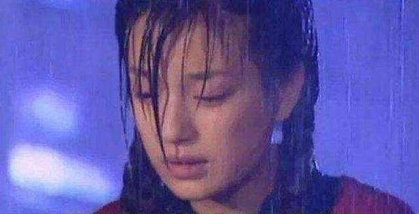 Lời nguyền ngày mưa trên màn ảnh: Hết cãi nhau, chia tay lại hóa ác nữ-3