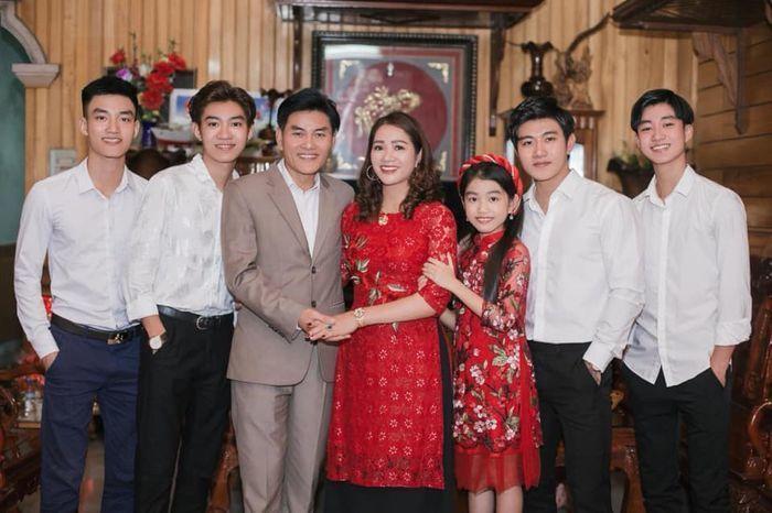 Đây chính là màn tuyển rể cho 3 cô gái xinh đẹp ở Nghệ An khơi nguồn cảm hứng cho màn tuyển dâu của 4 anh em làm bão mạng xã hội-1