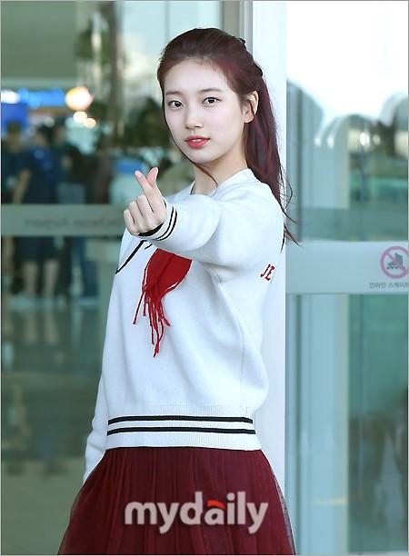 Rosé BlackPink, Suzy, Jessica... đọ thời trang sân bay siêu chất khi lên đường dự Paris Fashion Week-7