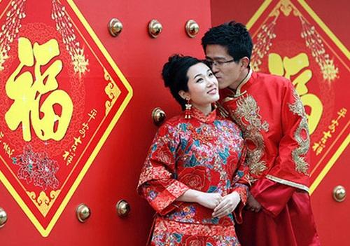 Trong vòng 1 năm, người đàn ông đã kết hôn, ly hôn đến 23 lần-1