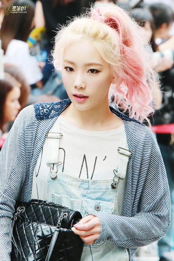 Tóc của dàn sao Hàn trông như đống rơm vì tẩy quá nhiều lần-6