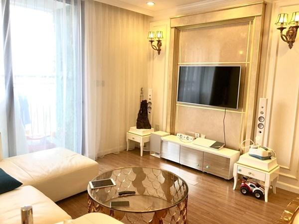 Theo đó, căn hộ trước đây gia đình Việt Anh từng sinh sống có diện tích 95m vuông, 3 phòng ngủ - 1 phòng đã được cải tạo thành phòng để quần áo và đồ lặt vặt.