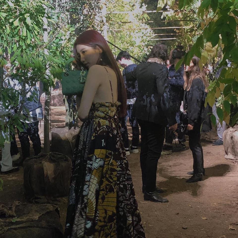 Hiếm hoi lắm mới thấy tình đầu quốc dân Suzy khoe vóc dáng quyến rũ, lấp ló vòng 1 căng đầy-3