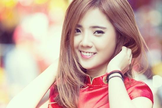 Lâm Á Hân - từ hotgirl nhóm hài đến ly hôn ồn ào và làm mẹ đơn thân