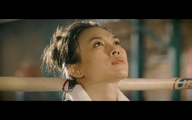 Chẳng anh người yêu nào dám từ chối khi nhìn Mỹ Tâm trổ tài đấm boxing kinh dị thế này!-6