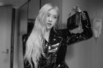 Rosé BlackPink xinh đẹp nổi bật giữa một rừng khách mời mặc đồ đen nhưng phải trừ điểm nhẹ vì đầu gối củ lạc