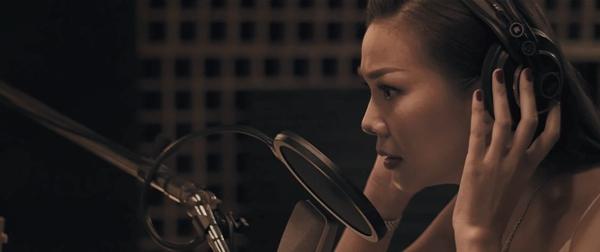 Hé lộ nụ hôn đồng tính của tiểu tam Chi Pu và chị đại Thanh Hằng-2