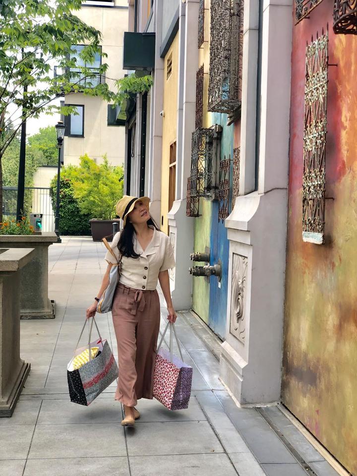 Hồng Đào tuổi 57 - vượt qua cú sốc ly hôn và an yên tận hưởng cuộc sống-5