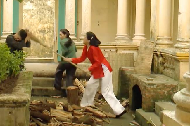 Đã cướp con trắng trợn, Cao Thái Hà còn đánh Nhật Kim Anh đổ máu-6