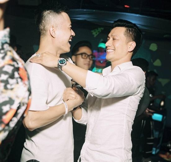 Mặt chính diện bị chê nữ tính, vậy góc nghiêng của Việt Anh có thực sự khá khẩm hơn?-2