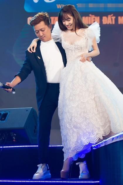 Mặc váy cưới lộng lẫy, Nhã Phương nói về 1 năm vui và hạnh phúc sau khi lấy Trường Giang-4