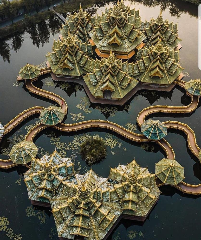 Thủy quái bao quanh ngôi đền trong thành cổ ở Thái Lan-2