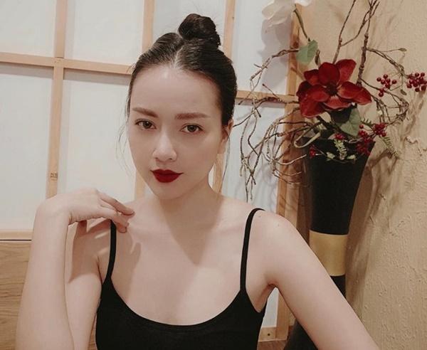 Vẻ gợi cảm của diễn viên đóng vai vợ ba Bá Kiến trong Cậu Vàng-6