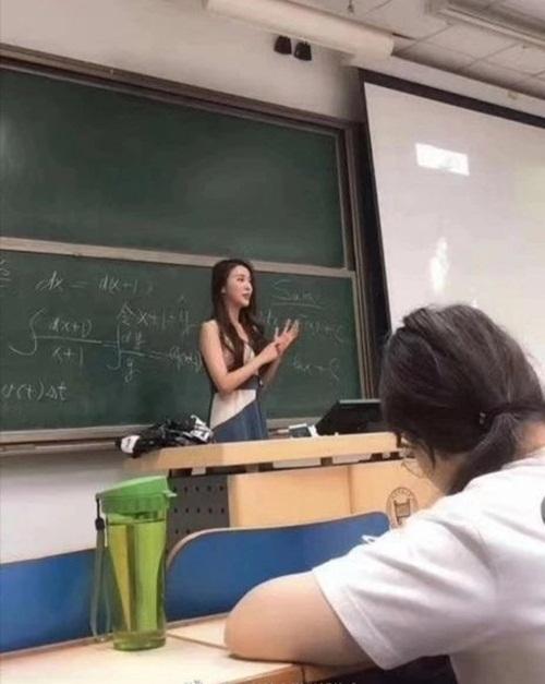 Nữ giảng viên trẻ giật mọi spotlight bởi loạt ảnh chụp lén ở góc nào cũng đẹp lịm tim-2