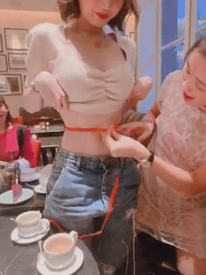 Công khai đo vòng eo 55,5 cm, ai ngờ Ngọc Trinh bị dân mạng bóc mẽ hóp bụng tí tắc thở-1