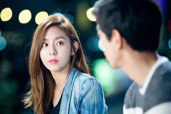 Ngày chia tay em quỳ gối xin tha lỗi, 10 năm sau tôi lặng người biết lý do