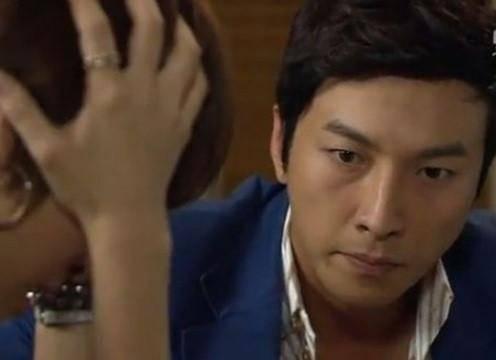 Ngày chia tay em quỳ gối xin tha lỗi, 10 năm sau tôi lặng người biết lý do-2