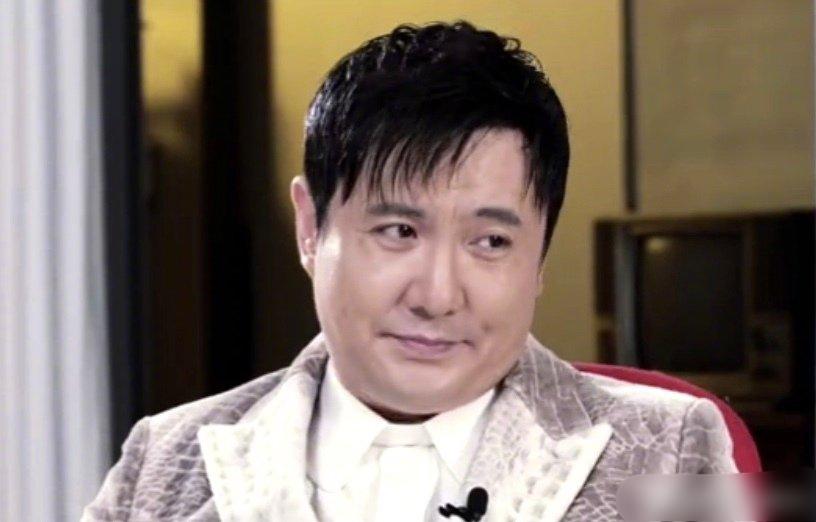 Hóa ra Tân vua hài Trung Quốc thời trẻ lại đẹp trai ít ai ngờ-1