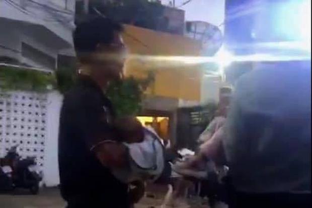 Công an đã làm việc với thẩm phán, giảng viên cùng nhóm người lạ bị tố xông vào nhà dân bắt cóc 3 cháu nhỏ-2