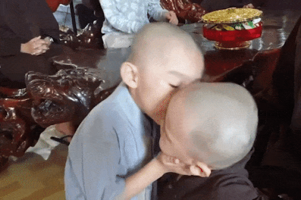 Lên sân khấu Thách Thức Danh Hài hỗ trợ người thi, Trấn Thành bị thí sinh vả liên tiếp vào mặt-3