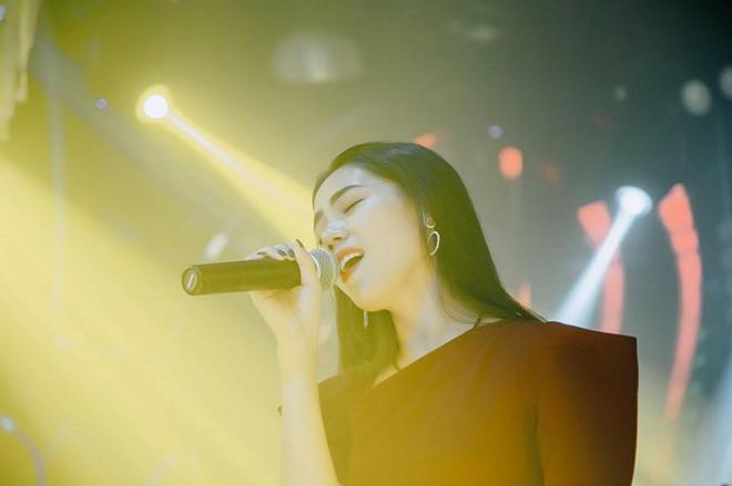 Hiện tượng cover Hương Ly đang dính tranh cãi với Erik là ai?-1