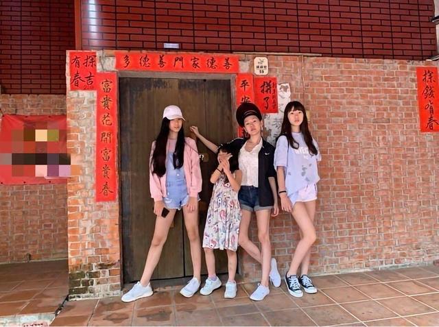 Con gái MC tai tiếng xứ Đài nổi bật và đầy khí chất dù mới 13 tuổi-10