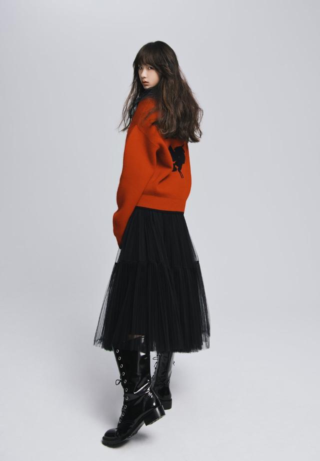 Con gái MC tai tiếng xứ Đài nổi bật và đầy khí chất dù mới 13 tuổi-7