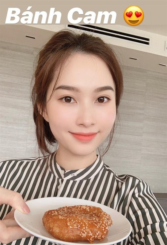 Angela Phương Trinh make up thảm họa không nhận ra - Mỹ Tâm đừng đánh son tím lịm thêm lần nào nữa-8