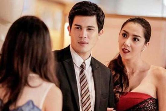 Đến tận nhà tình địch đánh ghen, thấy bóng dáng cô bồ, tôi sợ hãi ôm mặt khóc rồi bỏ về