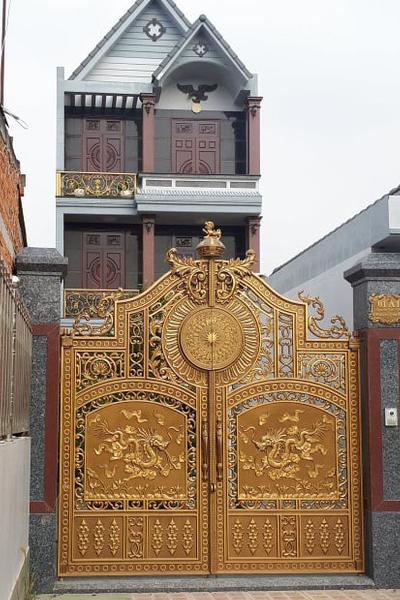 Long An: Điều tra nghi án chủ trại vịt giàu có đâm vợ trẻ tử vong trước mặt con thơ-1