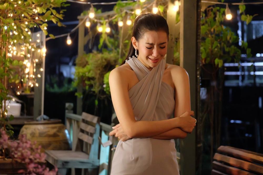 Mê muội lao vào nhà nghỉ với tình cũ, tỉnh dậy tá hỏa thấy chồng sắp cưới đứng cạnh giường-3