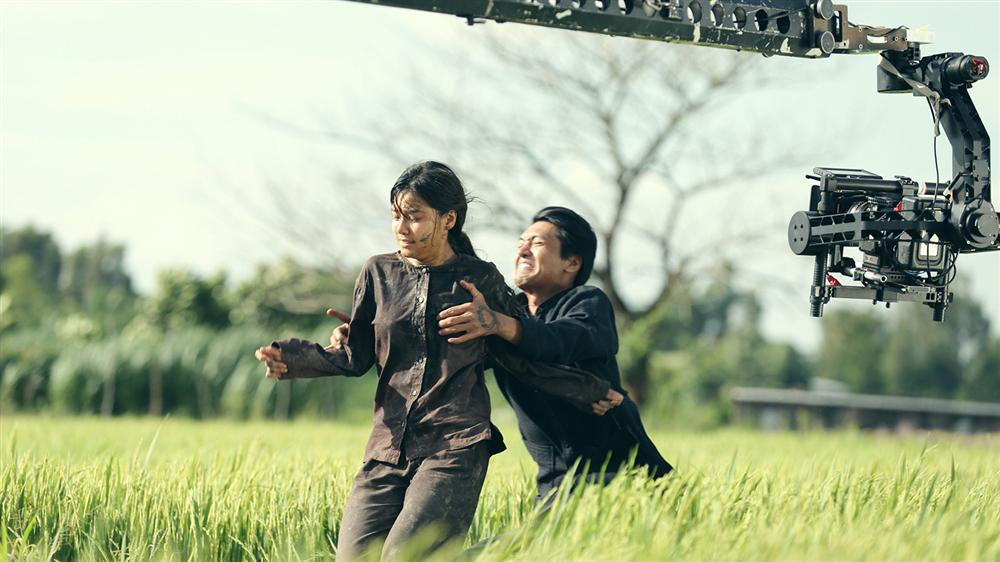 Phim kinh dị của Hoàng Yến Chibi tung clip hậu trường tràn ngập cảnh 18+-1