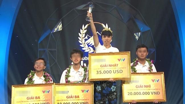 Dân tình sốt xình xịch trước danh tính trai lạ kề vai sát cánh bên Chi Pu trên mọi mặt trận-14