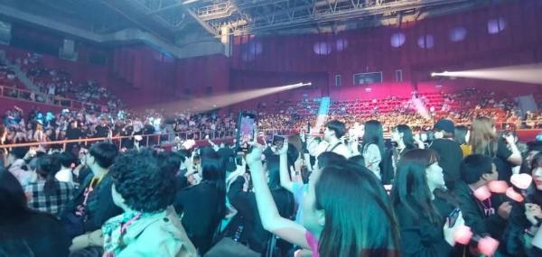 Fanmeeting của Black Pink trống huơ trống hoác, nhân viên YG lên tiếng: Lần đầu tiên gặp tình trạng này kể từ khi gia nhập công ty-1