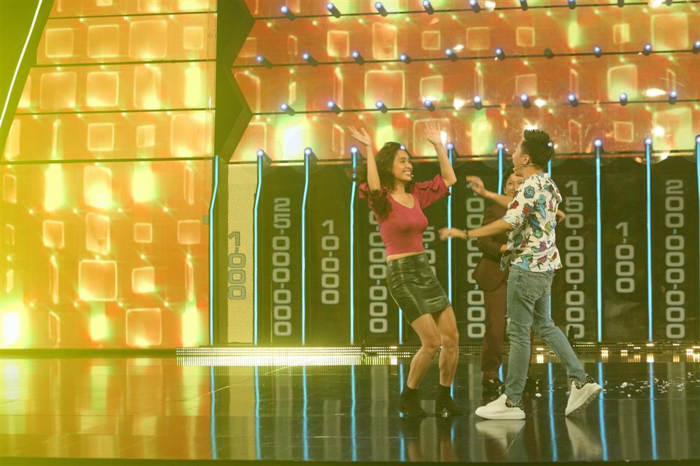 Đang dẫn thì nhớ vợ, Trường Giang bất giác gọi tên Nhã Phương trên sóng truyền hình-7