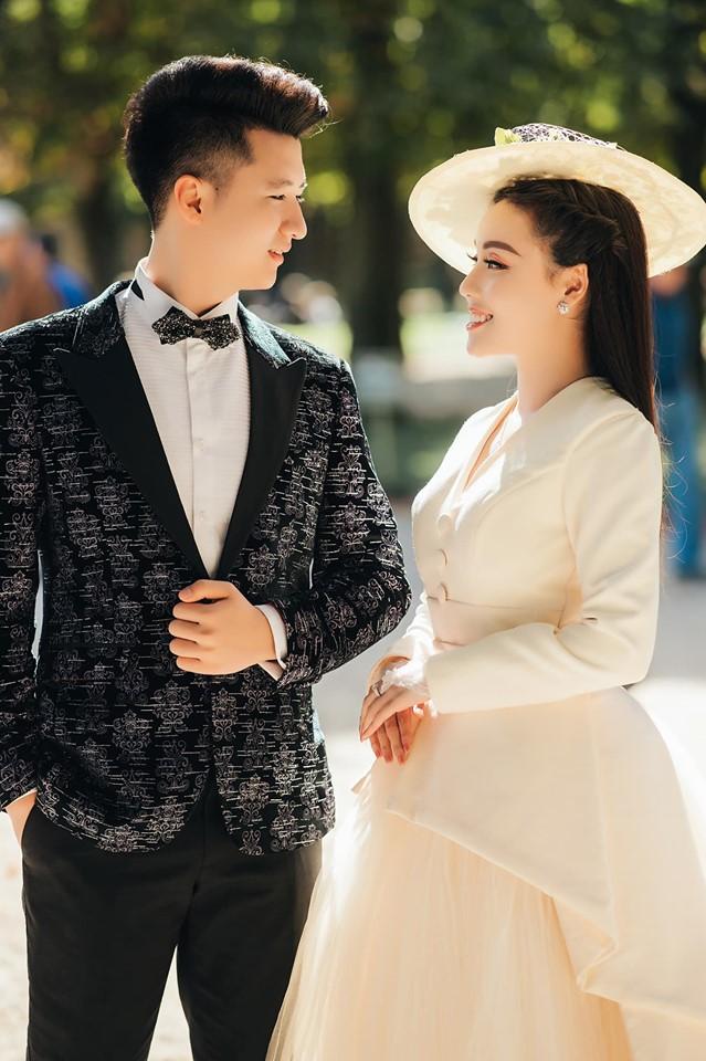 Khoe ảnh cưới chanh sả ở Pháp, nữ giảng viên đình đám MXH Việt làm người xem ngất lịm vì 3 vòng gợi cảm-7