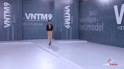 CƯỜI NGẤT với 1.001 kiểu catwalk bá đạo của dàn thí sinh Vietnams Next Top Model 2019-3