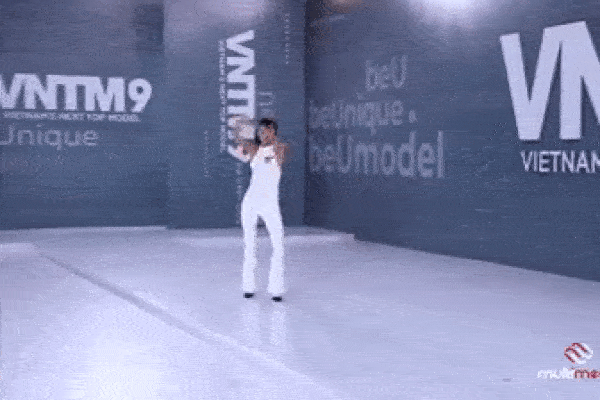 Nắng nóng 40 độ C, thánh chửi Mèo Thoại mặc áo bông chặt chém dàn thí sinh thảm họa Vietnams Next Top Model-14