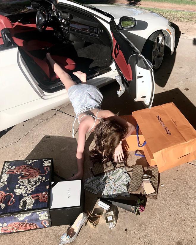 Những cậu ấm cô chiêu thế hệ 2K có cuộc sống sang chảnh-3