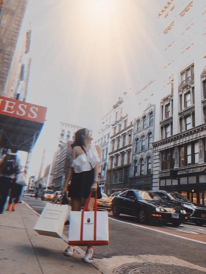 Những cậu ấm cô chiêu thế hệ 2K có cuộc sống sang chảnh-11