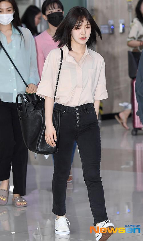 Wendy bé hạt tiêu nhưng mê mệt túi khổng lồ-3