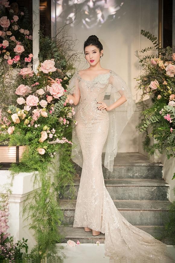 Diễn viên Mai Phương tái xuất rạng rỡ sau giai đoạn tử thần - Chi Pu khoe body đẹp như tạc với đầm cúp ngực-5