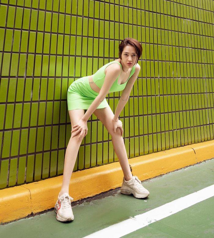 Hồ Ngọc Hà - Ngọc Trinh - Bảo Anh khoe street style không quên phô diễn cặp đùi mật ong trứ danh-3