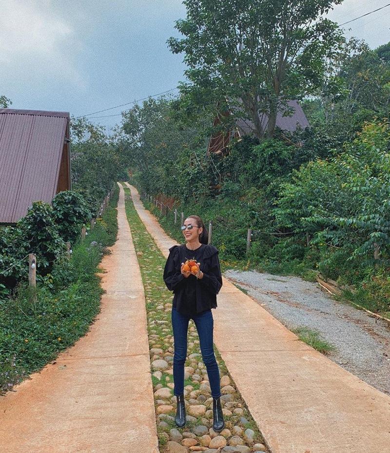 Hồ Ngọc Hà - Ngọc Trinh - Bảo Anh khoe street style không quên phô diễn cặp đùi mật ong trứ danh-4