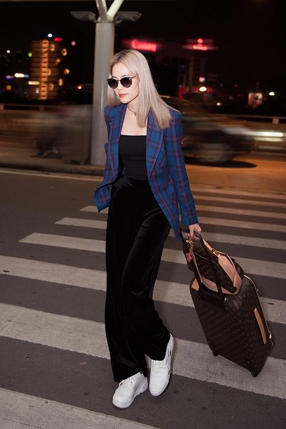 Hồ Ngọc Hà - Ngọc Trinh - Bảo Anh khoe street style không quên phô diễn cặp đùi mật ong trứ danh-6