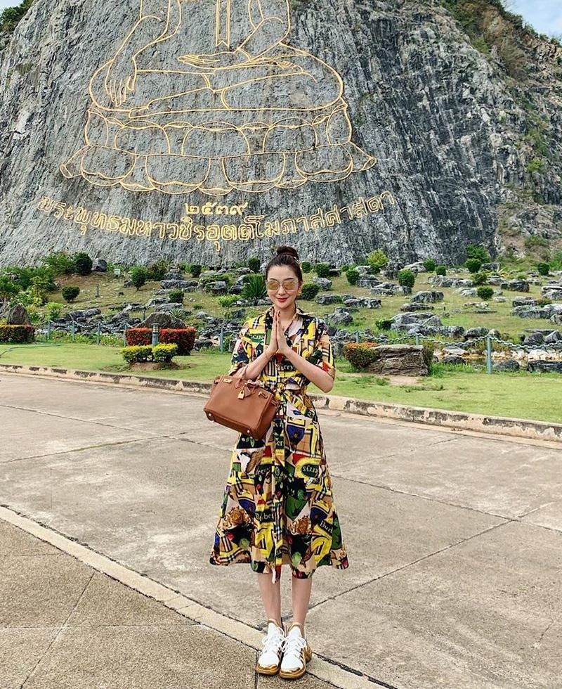 Hồ Ngọc Hà - Ngọc Trinh - Bảo Anh khoe street style không quên phô diễn cặp đùi mật ong trứ danh-7