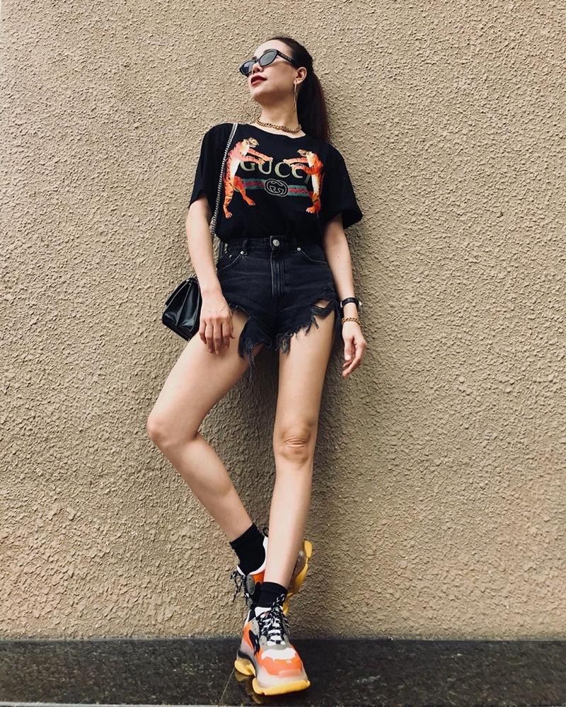 Hồ Ngọc Hà - Ngọc Trinh - Bảo Anh khoe street style không quên phô diễn cặp đùi mật ong trứ danh-9