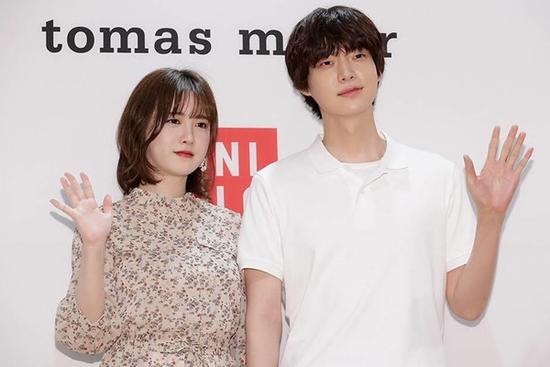 'Nàng Cỏ' Goo Hye Sun ra bài hát giữa tâm bão ly hôn: 'Em có nên chết đi'