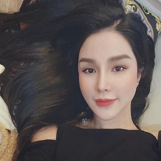 Diệp Lâm Anh than: "Nằm ệch ra một lúc rồi lại dậy đi làm", khép lại tin sao Việt